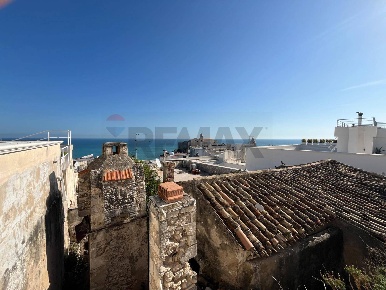 Foto Appartamento in Via San Marco 3, Vieste Centro di 273 m² con 9 locali