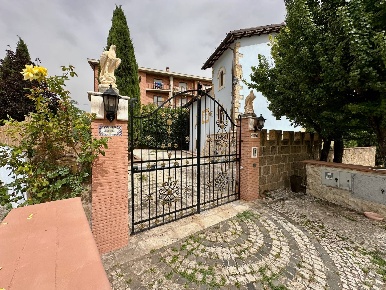 Foto Villa unifamiliare in Via Valle d'Aosta 4, L'Aquila di 120 m²