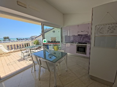 Foto Appartamento in via Parini, Grottammare Centro di 70 m² con 3 locali