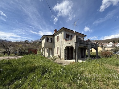 Foto Casa indipendente in via canossa, Mulazzo di 189 m² con 7 locali
