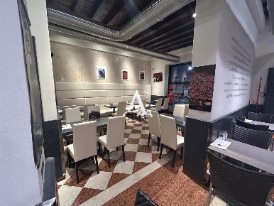 Foto Bar a Legnago Centro di 130 m² con 3 locali in vendita