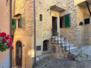 Foto Appartamento a Montescudaio di 74 m² con 4 locali in vendita