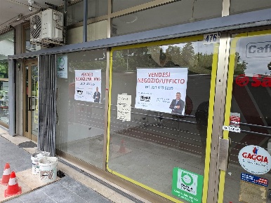 Foto Negozio in via Giardini 476/B, Modena San Faustino di 80 m² in vendita