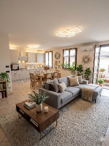 Foto Appartamento in Via Grandi  7, Gonzaga Bondeno di 15 m² con 6 locali