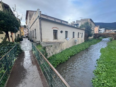Foto Casa indipendente a Calci Centro di 90 m² con 4 locali in vendita