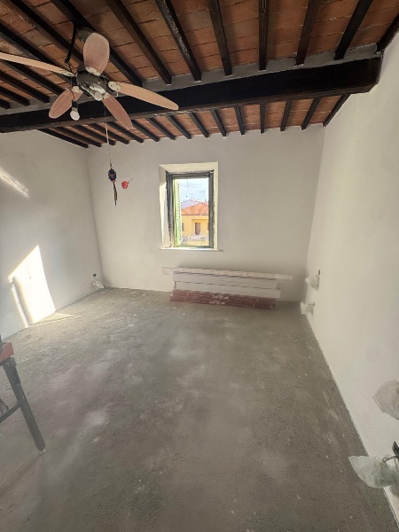 casa indipendente in vendita a Cascina in zona Casciavola