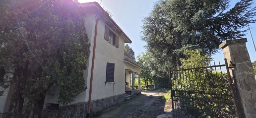 Foto Villa unifamiliare in Via Aldo Moro 38, Morlupo Centro di 250 m²