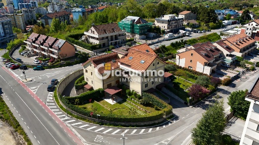 Foto Appartamento in Via Atene 2, Potenza Centro di 144 m² con 5 locali
