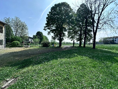 Foto Rustico in strada gazzano, Parma di 340 m² con 7 locali in vendita
