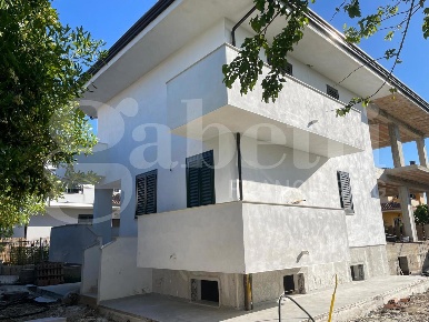 Foto Villa bifamiliare in Via leopardi snc, Cellole di 160 m² con 5 locali
