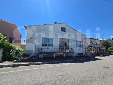 Foto Casa indipendente in Via XX Settembre 8, Tortoreto Centro di 500 m²