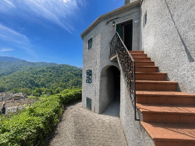 Foto Casa indipendente a Fivizzano San Terenzo Monti di 136 m² con 7 locali