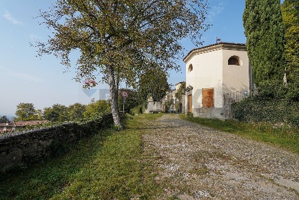 Foto Rustico in via Madonna del Bosco, Bergamo Centro di 307 m² in vendita