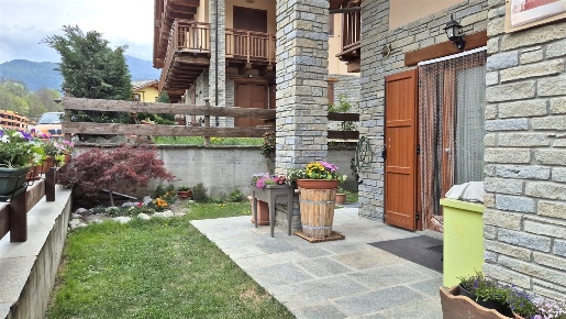 Foto Appartamento in via Riccardo Ghiotti, Oulx Centro di 74 m² in vendita