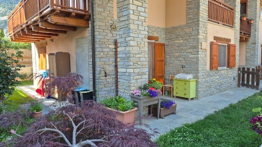 Foto Appartamento in via Riccardo Ghiotti, Oulx Centro di 74 m² in vendita