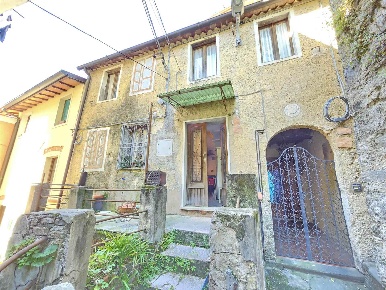 Foto Case semi ndipendenti a Camaiore Camaiore Paese di 70 m² con 6 locali