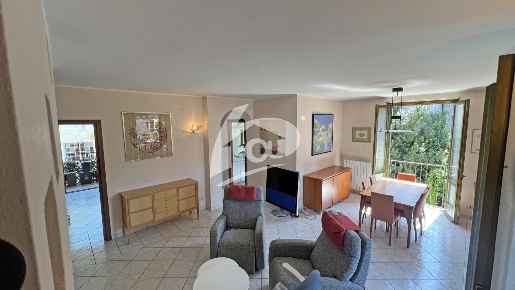 Foto Appartamento in Via N. Sauro 16, Laveno-Mombello Laveno di 97 m²