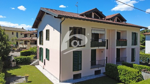 Foto Appartamento in Via N. Sauro 14, Laveno-Mombello Laveno di 97 m²