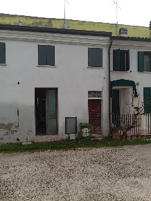 Foto Magazzino in strada cisa, Borgo Virgilio Pioppelle di 180 m²