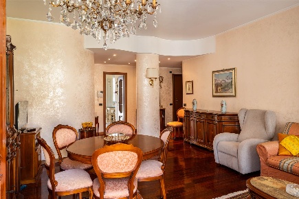 Foto Appartamento in VIA KORISTKA 4, Milano Cenisio di 117 m² con 3 locali