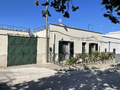Foto Casa indipendente a Canosa di Puglia Centro di 90 m² con 4 locali