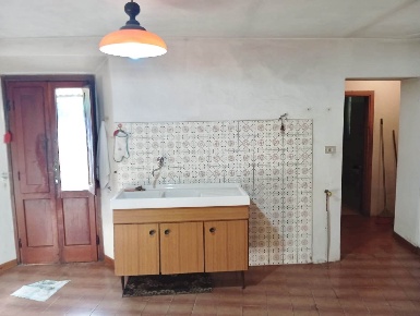 Foto Casa indipendente a Marliana di 120 m² con 8 locali in vendita