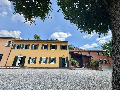 Foto Rustico in via crosarola, Cinto Euganeo di 240 m² con 8 locali