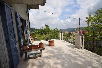 Foto Case semi ndipendenti a Gropparello Centro di 214 m² con 5 locali
