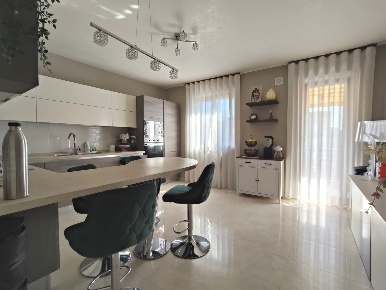 Foto Appartamento in GENTILE, San Severo di 144 m² con 7 locali in vendita