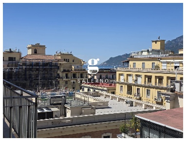 Foto Appartamento in vittorio emanuele, Salerno Centro di 194 m² in vendita