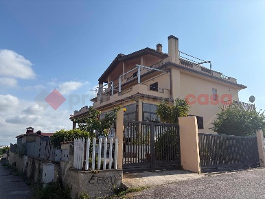 Foto Appartamento in Via tabruno 6, Aprilia Campoleone - Tre Colli