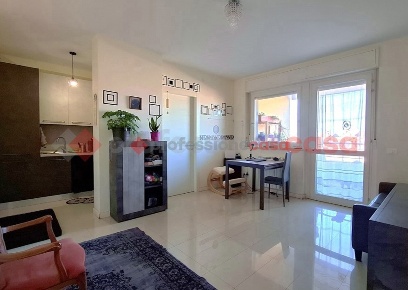 Foto Appartamento in Via Eduardo de Filippo 6, Aprilia Guardapasso di 75 m²