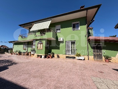 Foto Villa bifamiliare in Strada della Cava 11, Latina Borgo Piave
