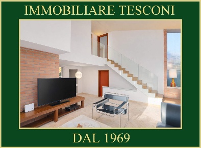 Foto Villa a schiera in VIA CORTONA 163, Pietrasanta di 100 m² con 5 locali