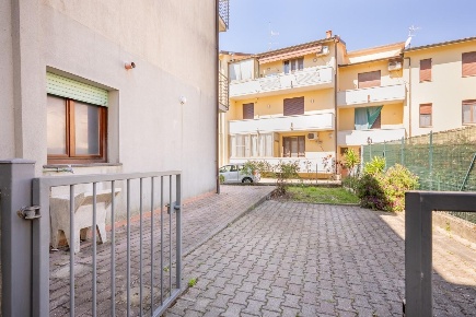 Foto Appartamento a Cascina Centro di 115 m² con 5 locali in vendita