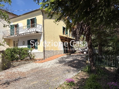 Foto Appartamento a Montopoli in Val d'Arno Centro di 143 m² con 5 locali