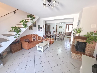 Foto Casa indipendente a Lamporecchio di 130 m² con 4 locali in vendita