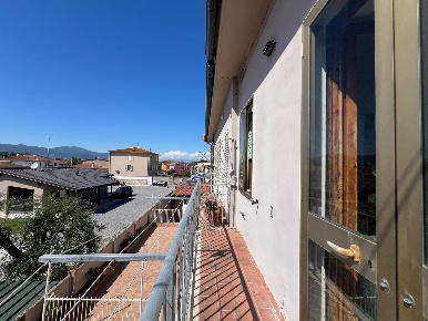 Foto Appartamento a Pontedera Oltrera di 100 m² con 5 locali in vendita