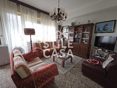 Foto Appartamento a Porcari Centro di 110 m² con 4 locali in vendita