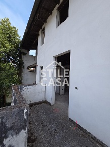 Foto Case semi ndipendenti a Lucca San Vito di 180 m² con 5 locali