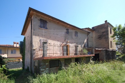 Foto Rustico in Via Antonio Meucci 1, Pietrasanta di 215 m² con 10 locali