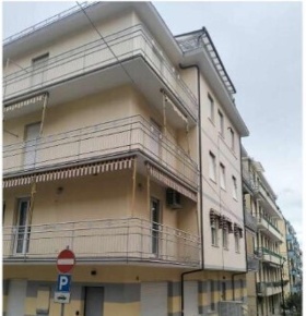 Foto Appartamento in Via Bergamo 5, Laigueglia di 132 m² con 6 locali