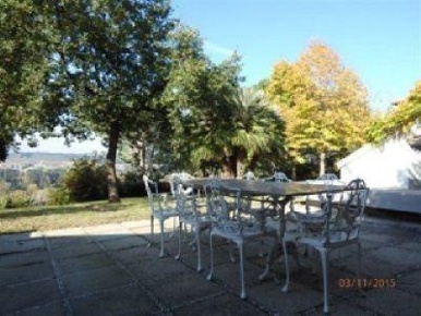 Foto Villa unifamiliare a Peccioli Centro di 600 m² con 12 locali