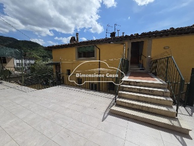 Foto Attico a Lucca Ponte a Moriano di 90 m² con 4 locali in vendita