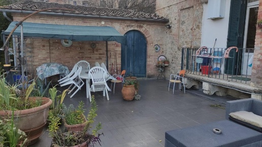 Foto Appartamento a Siena Ravacciano di 165 m² con 7 locali in vendita