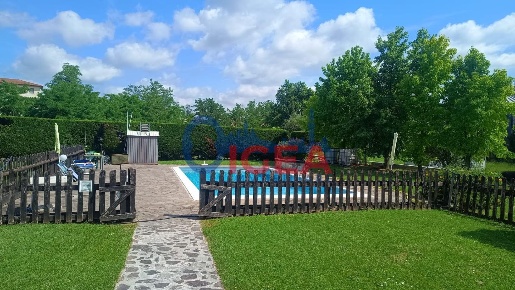 Foto Appartamento a San Gimignano Badia A Elmi di 132 m² con 6 locali