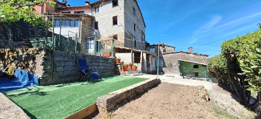 Foto Case semi ndipendenti a Bagni di Lucca di 176 m² con 8 locali