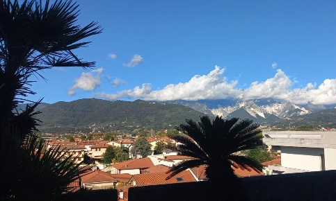 Foto Attico a Carrara Marina di Carrara di 190 m² con 6 locali in vendita