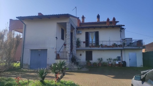 Foto Casa indipendente a Torrita di Siena di 170 m² con 5 locali in vendita