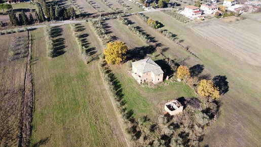 Foto Casale a Torrita di Siena di 510 m² con 20 locali in vendita